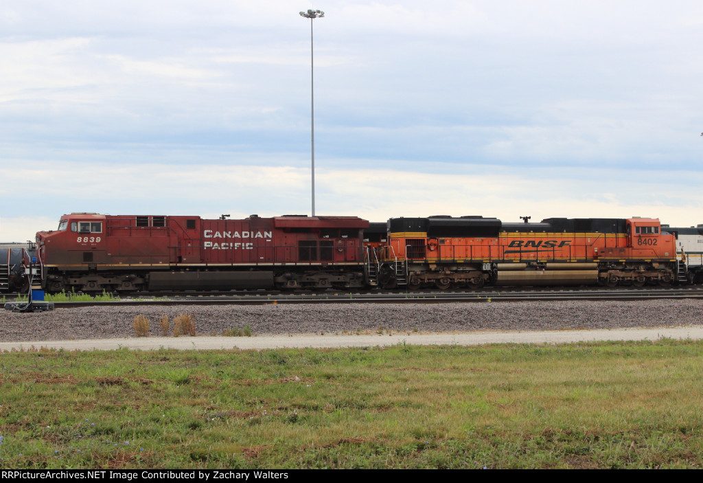 CP 8839 BNSF 8402